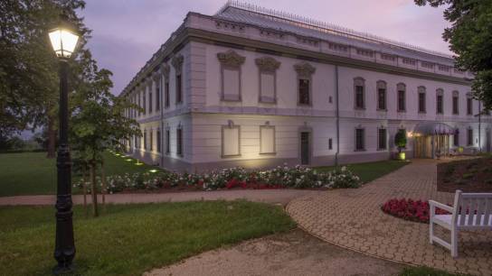 Považská Bystrica, Orlové, Gino Park Palace, osvetlenie parku