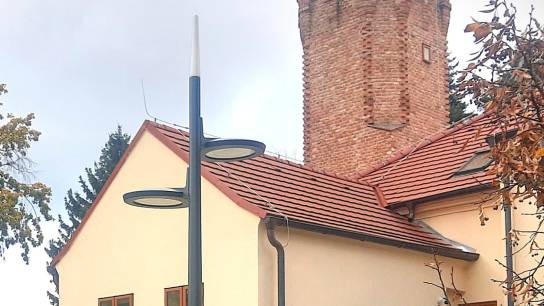 Senica, Sokolovňa, osvetlenie parku