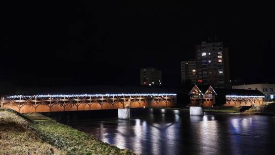 Dolný Kubín - kolonádový most, vonkajšie osvetlenie