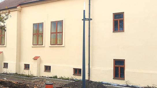 Senica, Sokolovňa, osvetlenie parku