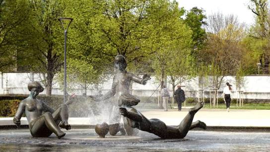 Bratislava, Grassalkovičov (prezidentský) palác, osvetlenie záhrady