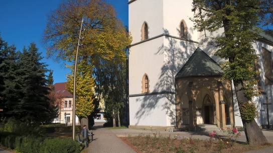 Dolný Kubín - kostol sv. Kataríny Alexandijskej, exteriérové svetlenie