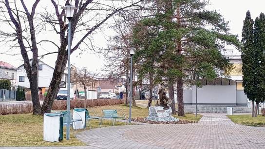 Liesek, výmena svietidiel v parku, revitalizačné opatrenia