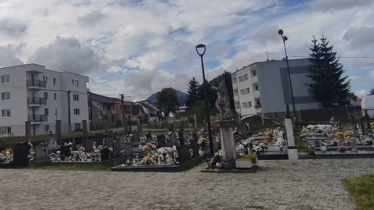 Predmier, osvetlenie cintorína