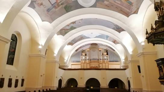 Námestovo, farský kostol sv. Šimona a Júdu, vnútorné osvetlenie