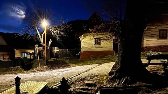 Vlkolínec, osvetlenie