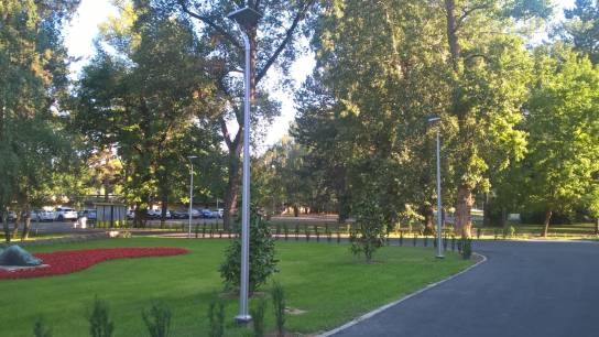 Piešťany, kúpeľný ostrov, Balnea Esplanade, osvetlenie okolia